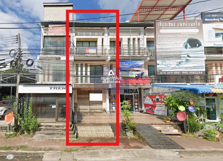 อาคารพาณิชย์ 3 ชั้น เมืองตรัง ทำเลดี ล้อมรอบด้านเป็นย่านชุมชนอยู่อาศัยและพาณิชยกรรม เหมาะสำหรับทำการค้า ลงทุน หรืออยู่อาศัย