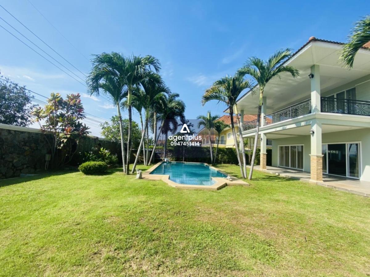 Land size 170 square wah. ( 680 sq m.) - 2 storey house with mountain view / golf course view - 5 bedrooms - 5 bathrooms - Private swimming pool - European kitchen - Parking - front garden - storage room Special selling price of only 16.5 million baht.