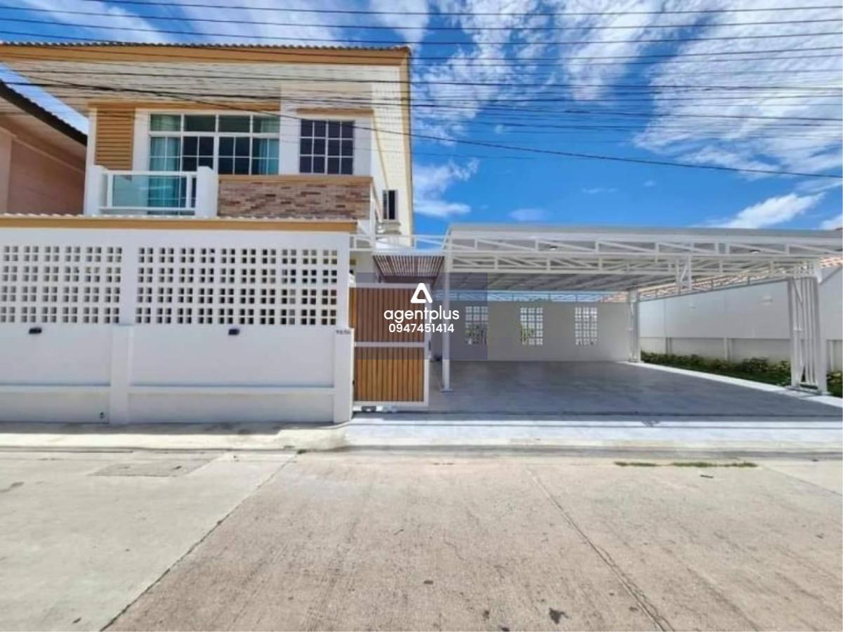 ขายบ้านพูลวิลล่าสวยพร้อมเข้าอยู่ ทำเลดี อยู่ใจกลางเมือง เข้าออกสะดวก เมืองพัทยา