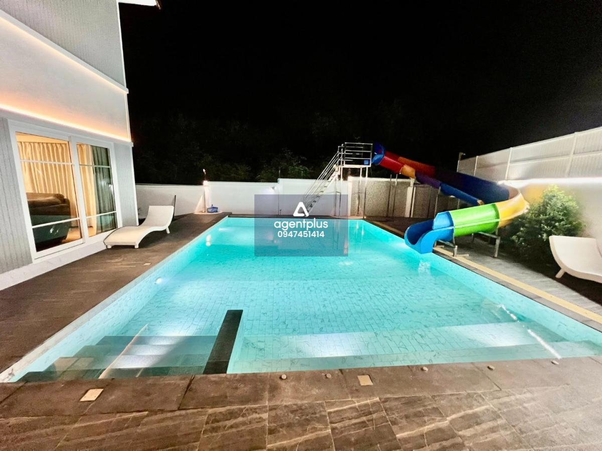 ให้เช่าพูลวิลล่า ใกล้โรงเรียนธารา อยู่หมู่บ้าน Central Park hillside