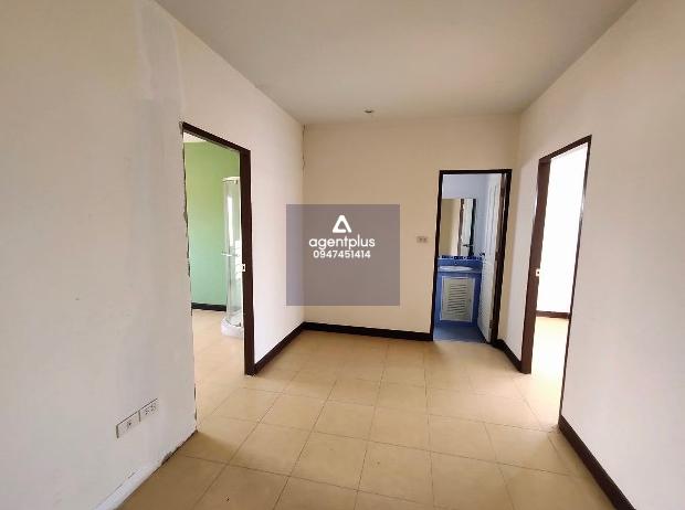 อาคารพาณิชย์ 3 ชั้น 2 คูหา หมู่บ้านพนาสนธิ์ปาร์ควิลล์ 3 ทำเลดี โครงการติดถนนสายหลักเทพกระษัตรี การเดินทางเข้า-ออกสะดวก อยู่ในแหล่งชุมชน สาธารณูปโภคครบ