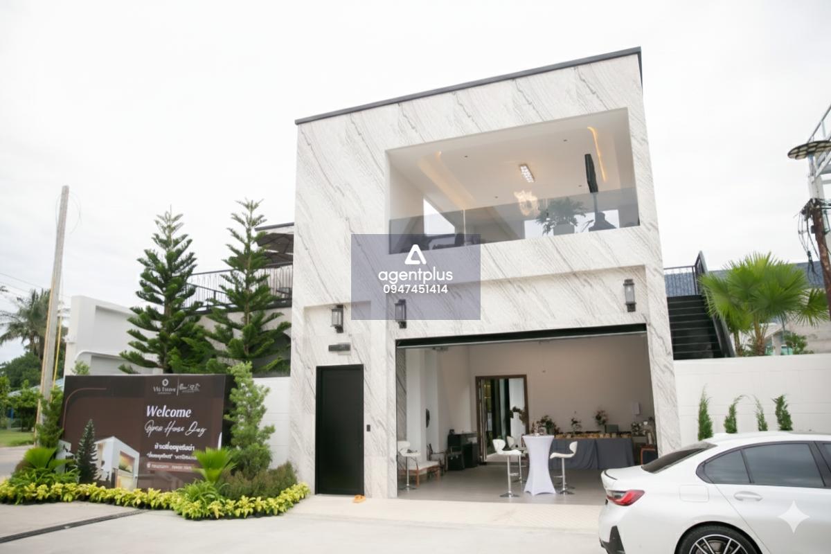 บ้านวิลล่าหรูสไตล์ Modern Tropical ใกล้แหล่งท่องเที่ยว-โรงเรียนนานาชาติ Villa Trivana (บ้านแม่ 11) พัทยา