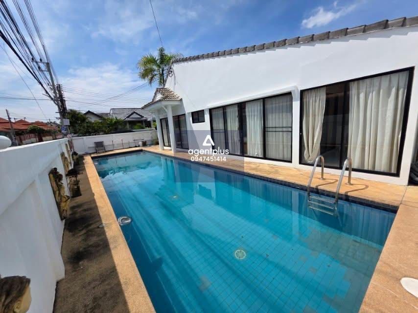 บ้านแฝดพร้อมสระว่ายน้ำ ใกล้ซอยสยามคันทรีคลับ — เพียง 3.79 ล้านบาทเท่านั้น