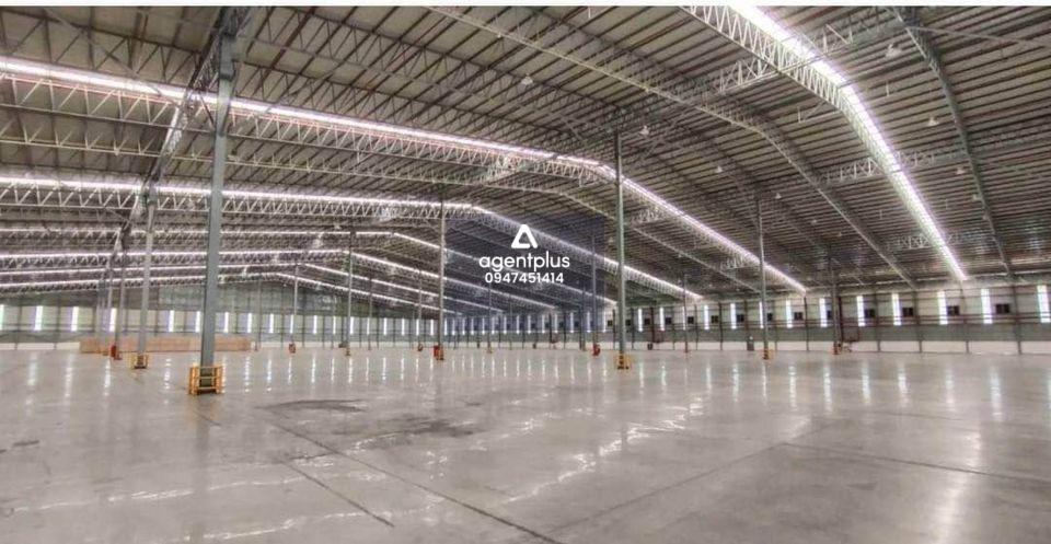 ให้เช่าโกดัง/คลังสินค้า 17,900 ตรม. ใกล้นิคมปิ่นทอง,ชลบุรี