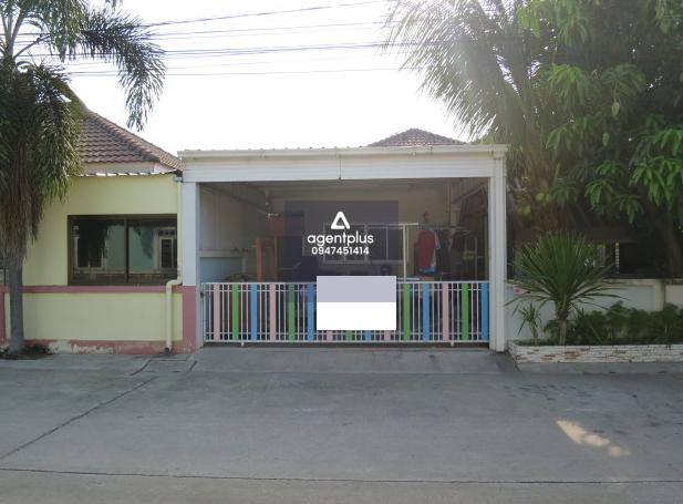 บ้านเดี่ยวชั้นเดียว บ้านโฮมแลนด์ ชลบุรี ทำเลดี ติดถนนประชาอุทิศ และถนนแยกดอนหัวฬ่อ เดินทางเข้า-ออกสะดวก สาธารณูปโภคครบ อยู่ในย่านชุมชน