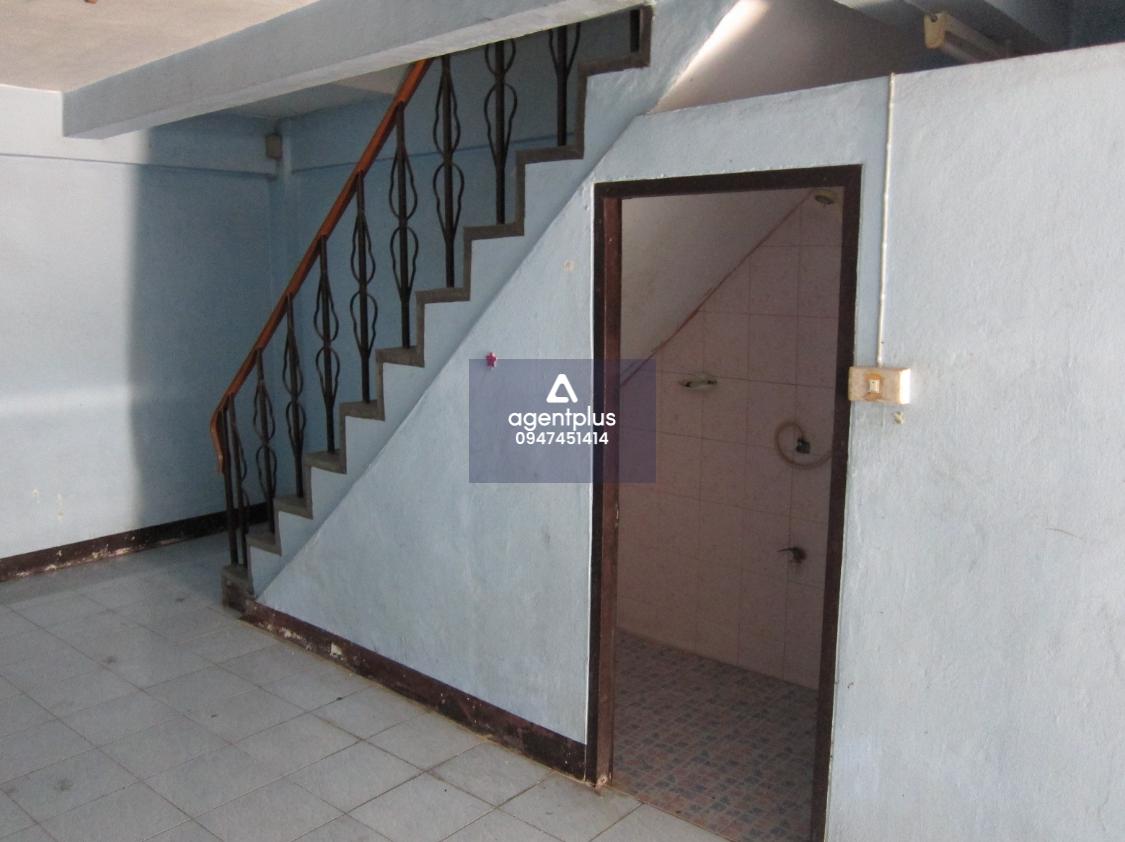 อาคารพาณิชย์เปล่า 3.5 ชั้น  หมู่บ้าน ดี เค วิลล่า ถนนกาญจนาภิเษก, ถนนบางบอน