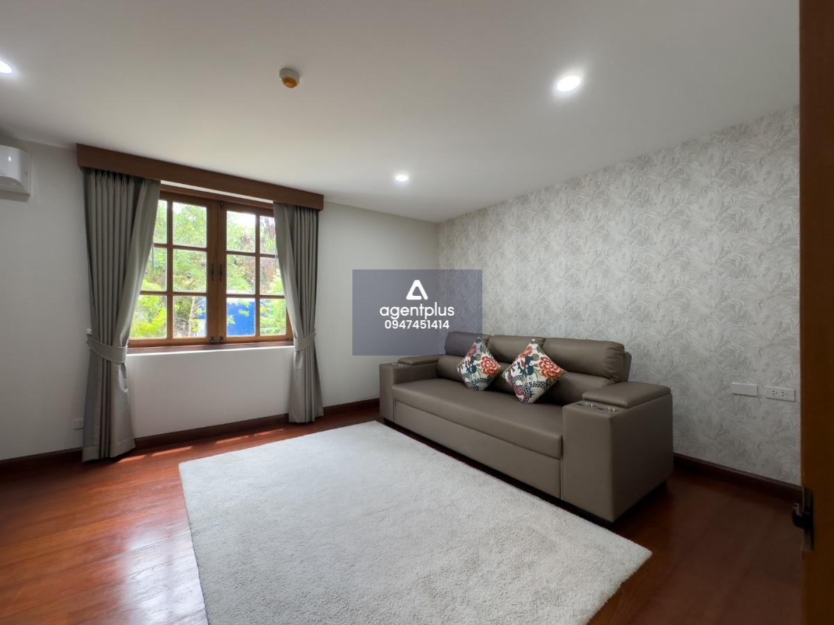 วิลล่าหรูให้เช่า 2 ห้องนอน ห้องใหญ่ สวย ทำเลดี บรรยากาศเยี่ยม บางเสร่ ไฮท์ พัทยา