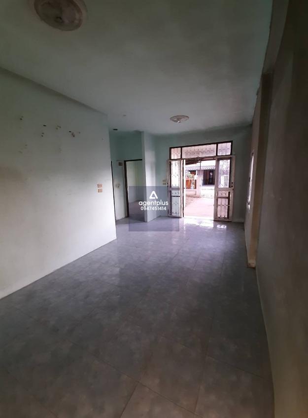 ทาวน์เฮ้าส์ชั้นเดียว อยู่ในแหล่งชุมชน มีถนนตัดผ่าน การคมนาคมสะดวก มีสถานที่ใกล้เคียง โครงการหมู่บ้านเพิ่มทรัพย์ ระยอง