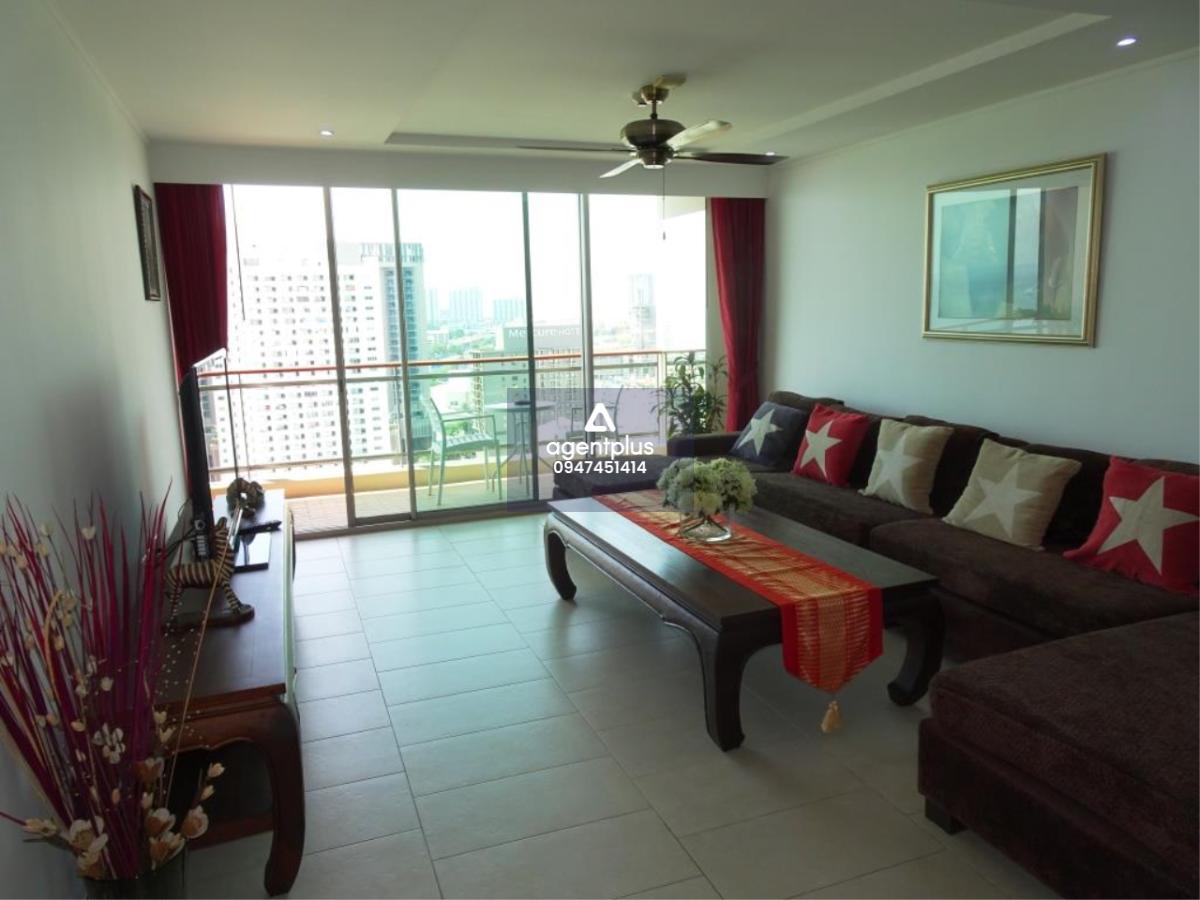 This sea-view condo is for sale and it comes at the price of 9,800,000฿. 1 Bedroom & 1 Bathroom 80 square meters Fully furnished & fitted. Ready to move in Condo features, furniture & appliances: Beautiful view of the city and the sea Fully equipped Europ