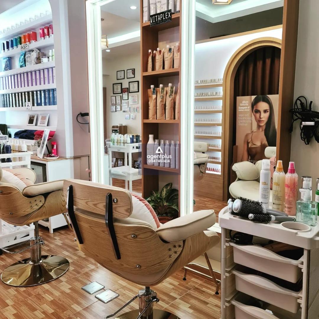 ขายด่วน อาคารพานิชย์ตกแต่ง 100% รีโนเวทใหม่ทั้งหมด พร้อมเข้าอยู่ ซอยสยาม ชลบุรี