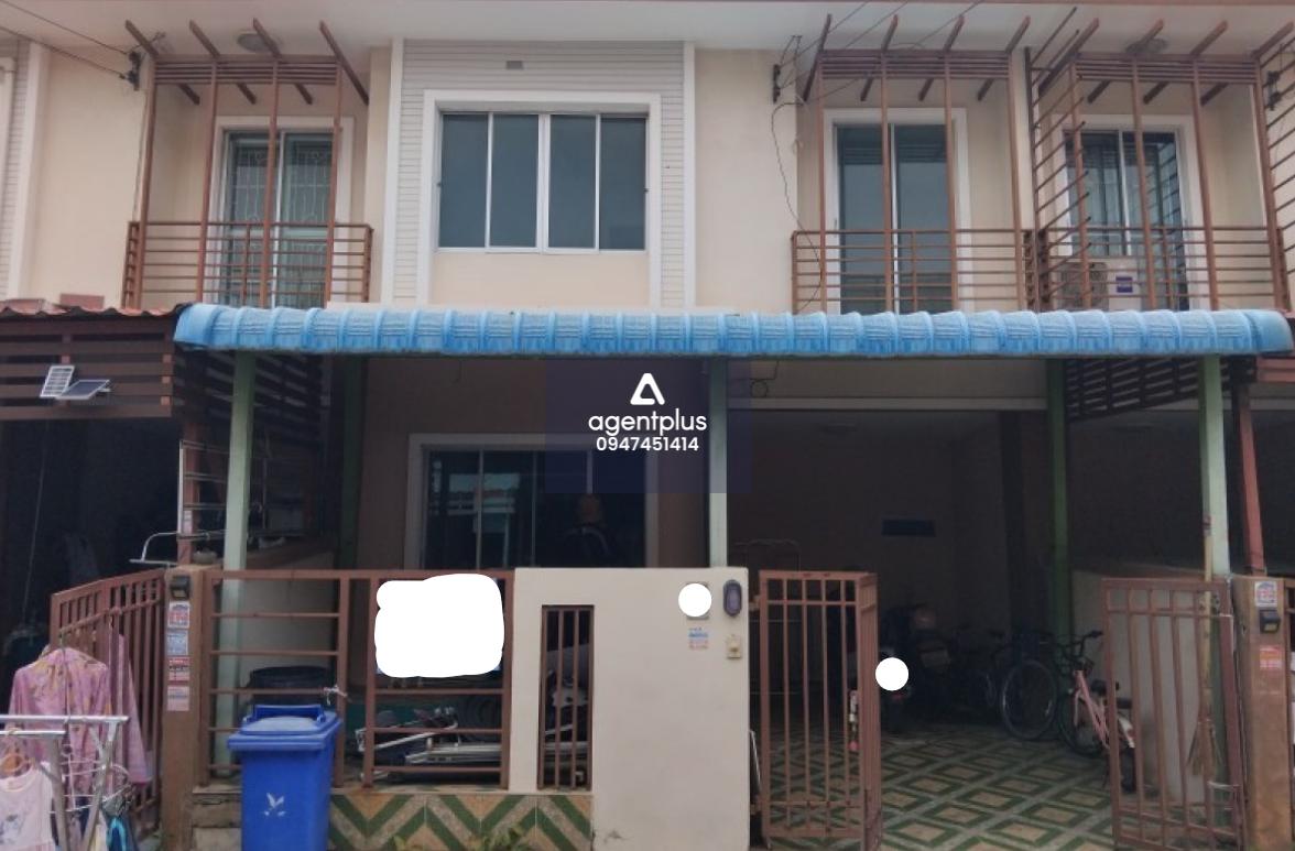 ขายด่วนบ้านทาวน์เฮ้าส์เปล่า 2 ชั้น โครงการพนาสนธิ์วิลล่า (คลองขุด) ถนนเทพารักษ์ 3 ห้องนอน 2 ห้องน้ำ เหมาะกับการรีโนเวท ใกล้สิ่งอำนวยความสะดวก ในราคา 1.95 ล้านบาท