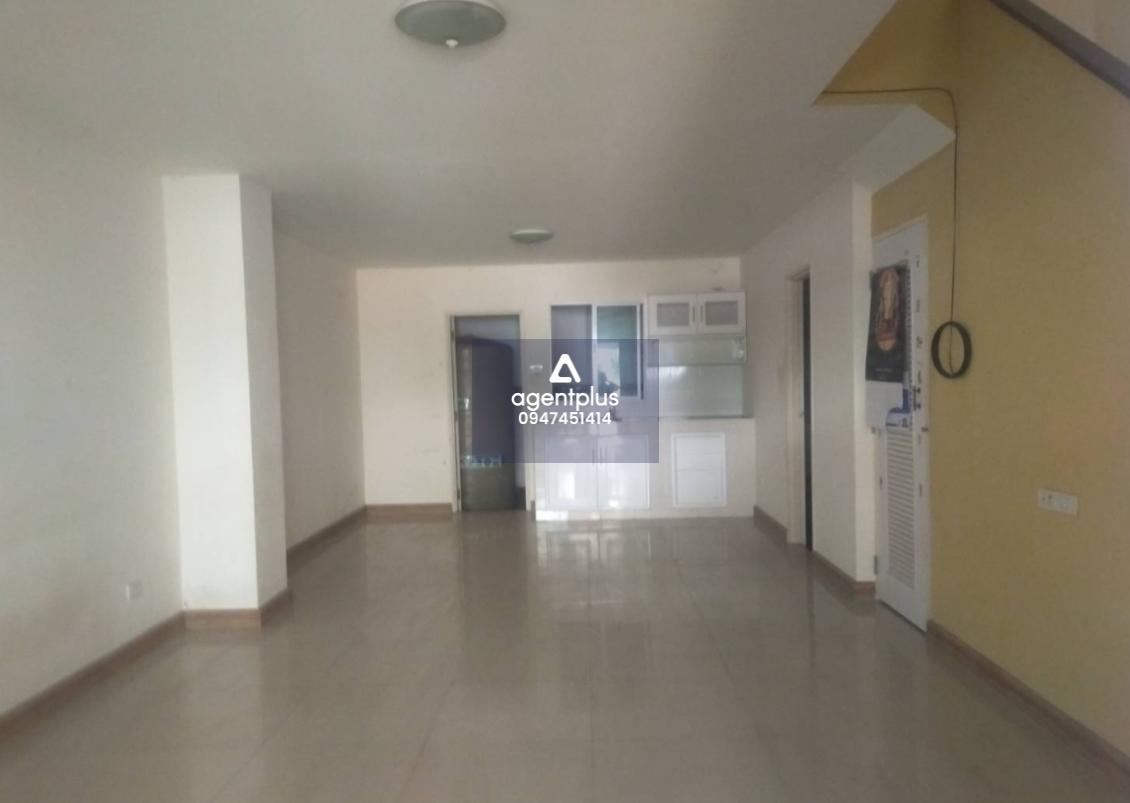 ขายด่วนทาวน์เอ้าส์เปล่า 2 ชั้น โครงการเดอะมิกซ์ ใกล้สิ่งอำนวยความสะดวกมากมาย ถนนสายปากร่วม-ปลวกแดง (รย.3013)