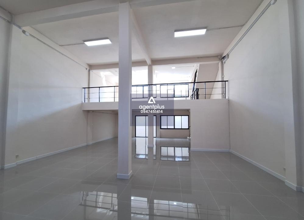 ขายอาคารพาณิชย์ 3 ชั้น พร้อมชั้นลอยและดาดฟ้า 2 คูหาติดกัน ทำเลดีในย่านชุมชน ซอยเพชรเกษม 48 ปรับปรุงใหม่ เดินทางสะดวก เข้า–ออกได้หลายเส้นทาง