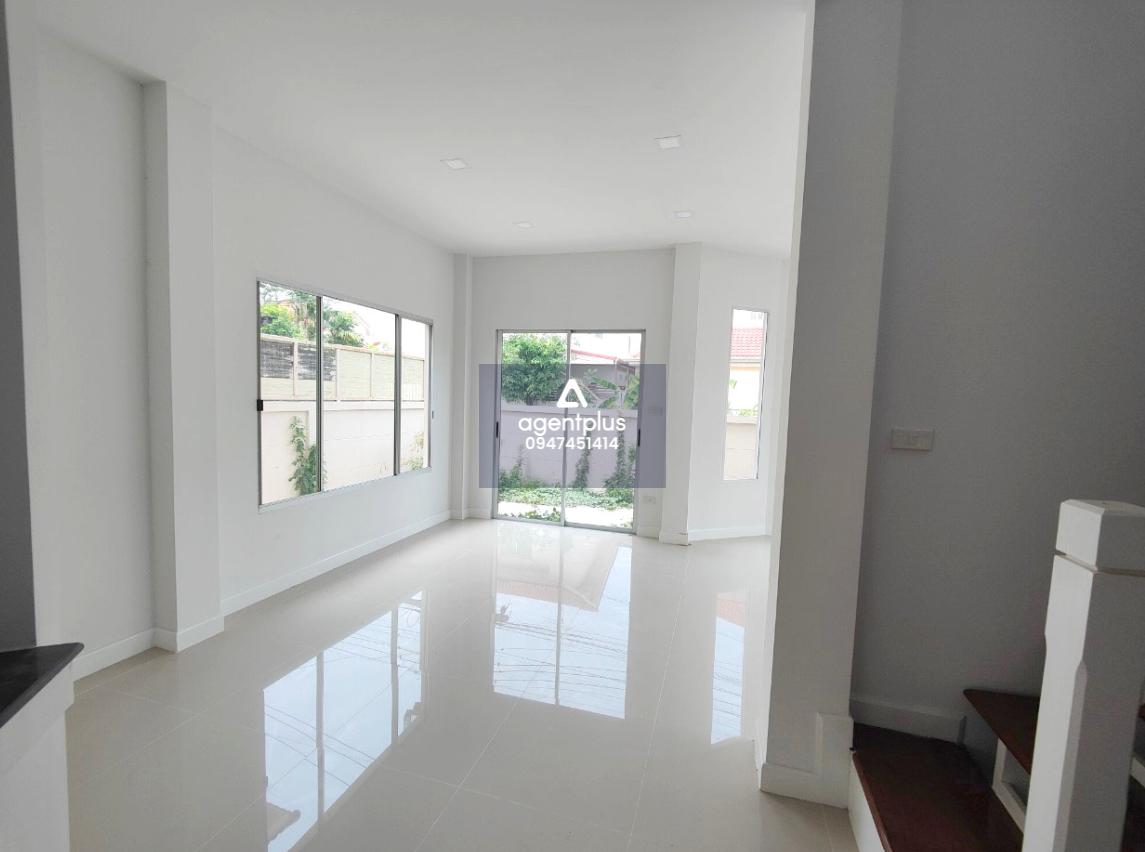 ขายบ้านเดี่ยว 2 ชั้น ทำเลดี เดินทางสะดวก รายล้อมด้วยสถานที่อำนวยความสะดวก บ้านมณีรินทร์ พาร์ค 2 เมืองปทุมธานี