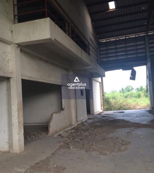 ขาย / ให้เช่า โกดัง โกดัง 4 ไร่ ติดถนนใหญ่