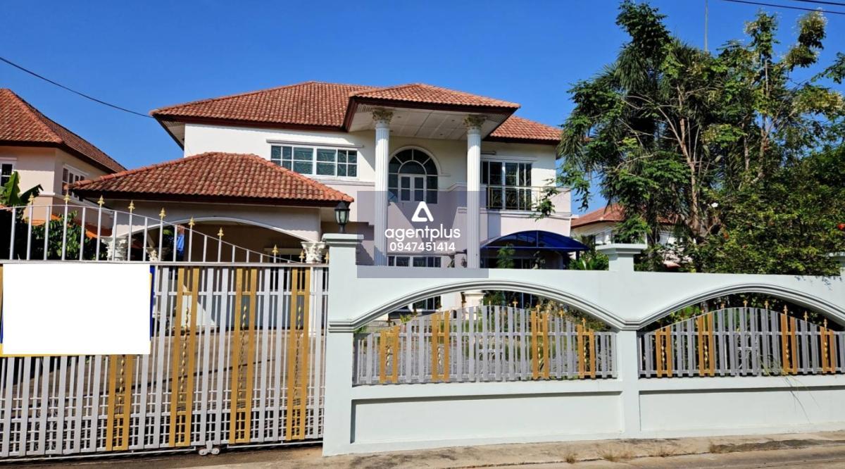 ขายบ้านเดี่ยวหลังใหญ่ ทำเลดี — ลัดดาวิลล์ 5 บางบัวทอง บ้านสวย พื้นที่เยอะ เหมาะสำหรับครอบครัวที่ต้องการความเป็นส่วนตัวและการเดินทางสะดวก