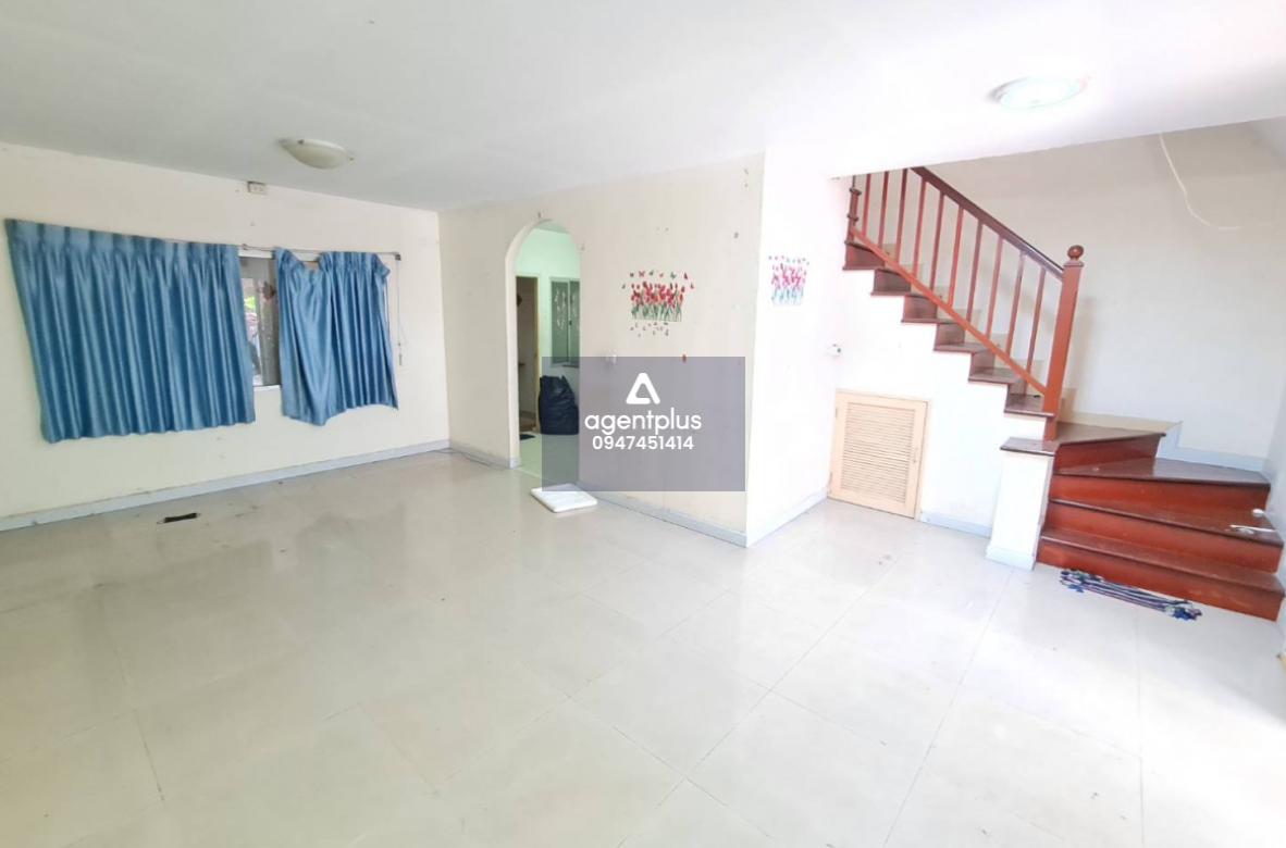 ขายทาวน์เฮ้าส์ 2 ชั้น  โครงการเดอะคอนเนค  1 กิ่งแก้ว สุวรรณภูมิ ถนนกิ่งแก้ว ล้อมรอบไปด้วยสิ่งอำนวยความสะดวกและสถานศึกษามากมาย