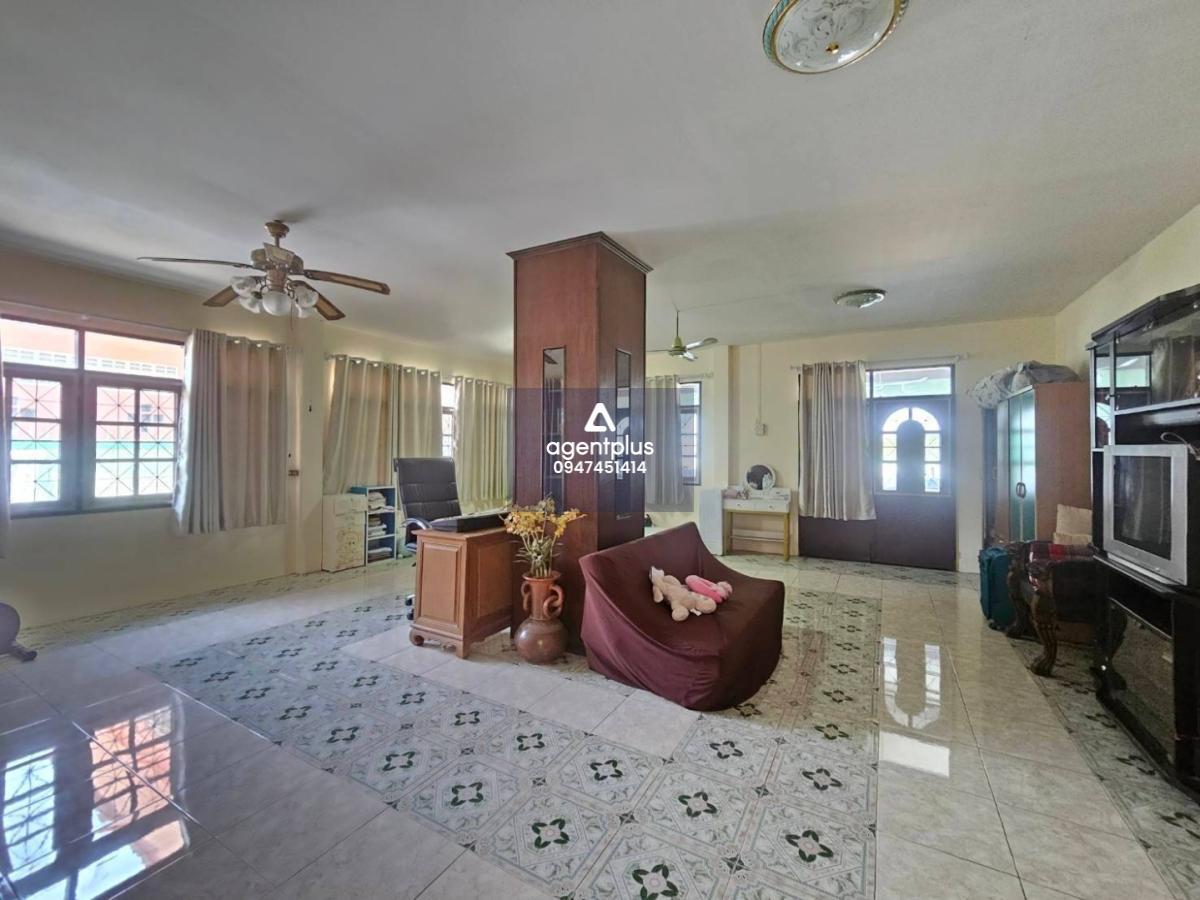 ขายบ้านเดี่ยวเนื้อที่ขนาดใหญ่ เหมาะแก่การรีโนเวท เพื่อการลงทุน  ขายตามสภาพ ติดขอบอ่างมาบประชัน พัทยา