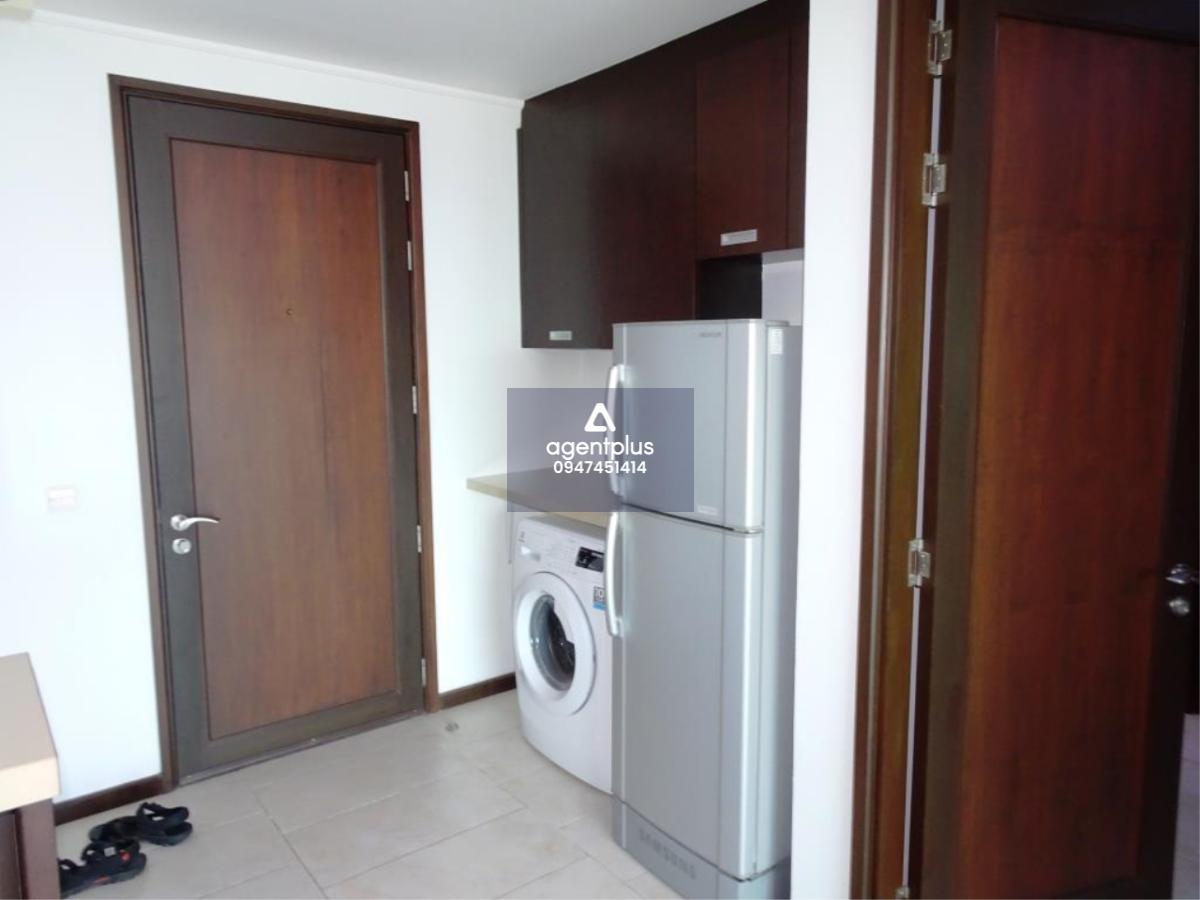 This sea-view condo is for sale and it comes at the price of 9,800,000฿. 1 Bedroom & 1 Bathroom 80 square meters Fully furnished & fitted. Ready to move in Condo features, furniture & appliances: Beautiful view of the city and the sea Fully equipped Europ