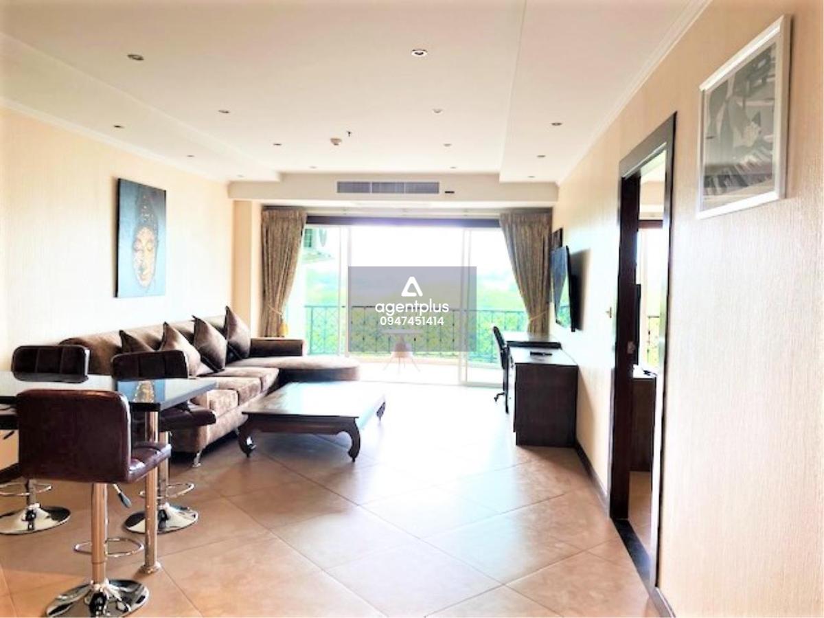 This condo is for sale at the price of 2,950,000฿ 1 bedroom & 2 bathrooms 81 square meters 5th floor Company ownership Fully furnished & ready to move in Condo features: Very spacious living room area Fully equipped kitchen with kitchen counter Large balc