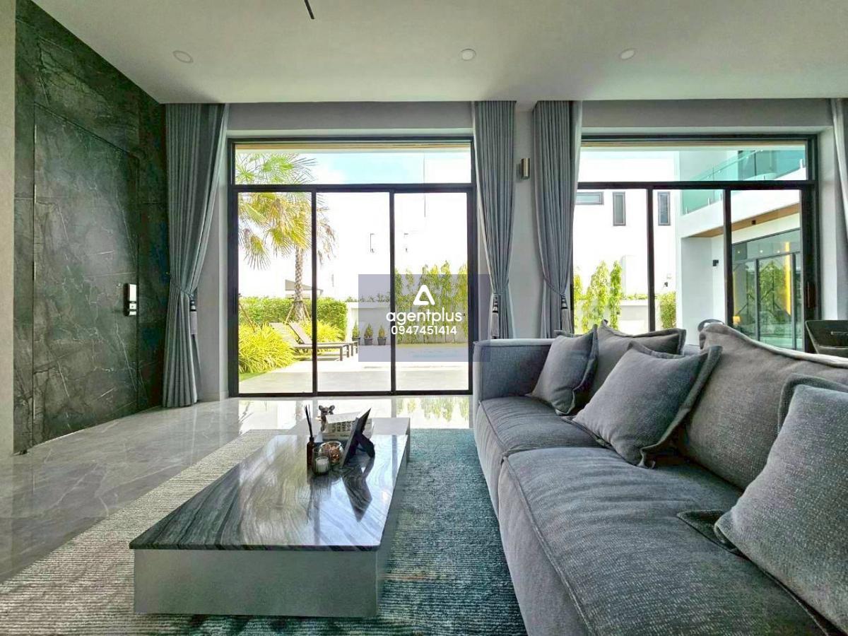 ขาย พูลวิลล่าหรูสไตล์โมเดิร์น พร้อมสิ่งอำนวยความสะดวกครบครัน