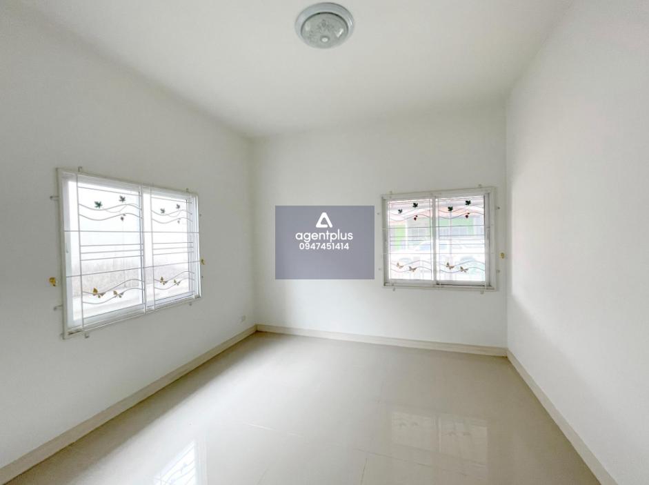 บ้านเดี่ยวชั้นเดียว ประภัสสร บ่อวิน PRECO2 ชลบุรี ถนนสายบ่อวิน-มาบยางพร-ปลวกแดง (ทล.3013) แยกเข้าถนนสายโป่งสะเก็ด-ห้วยปราบ ทำเลในแหล่งชุมชน สาธารณูปโภคพร้อม การคมนาคมสะดวก