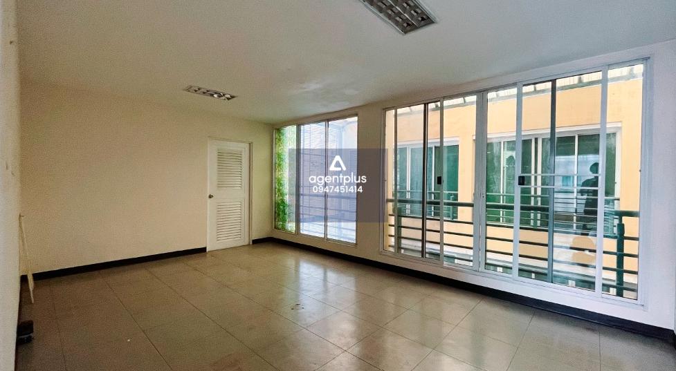 ให้เช่าทั้งอาคารพาณิชย์ 2 ห้อง 3 ชั้น 162 ตร.ม. ใกล้ตลาดไท คลองสอง คลองหลวง ปทุมธานี ให้เช่าเชิงพาณิชย์ ออฟฟิศ โชว์รูม ห้องสวย สำหรับทำการค้า