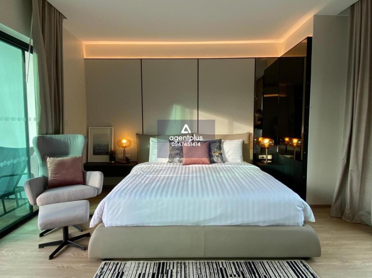 พูลวิลล่าหรูตกแต่งสไตล์โมเดิร์นใกล้หาดนาจอมเทียน