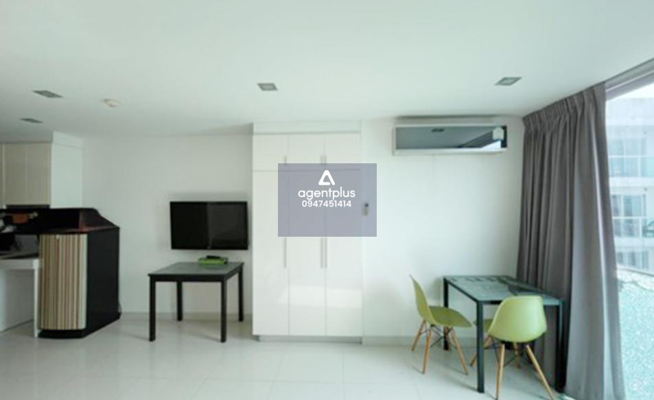 คอนโดมิเนียม คลับ รอยัล บางละมุง ทำเลดี บริเวณโดยรอบทรัพย์เป็นแหล่งท่องเที่ยวและแหล่งชุมชน การคมนาคมสะดวก สาธารณูปโภคพร้อม