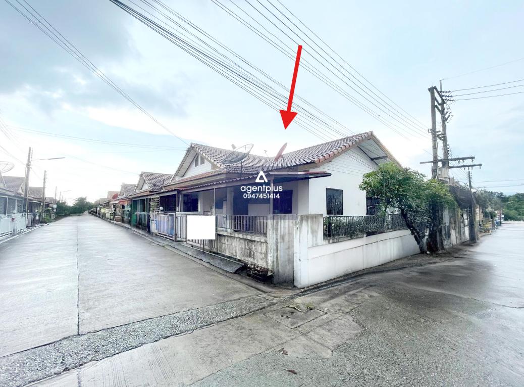 ทาวน์เฮ้าส์ชั้นเดียว จากถนนสายฉะเชิงเทรา-สัตหีบ(ทล.331) สี่แยกปากร่วม แยกเข้าถนนสายอ่าวอุดม-ปากร่วมประมาณ 1.2 กม สมาร์ทแลนด์วิลเลจ ศรีราชา