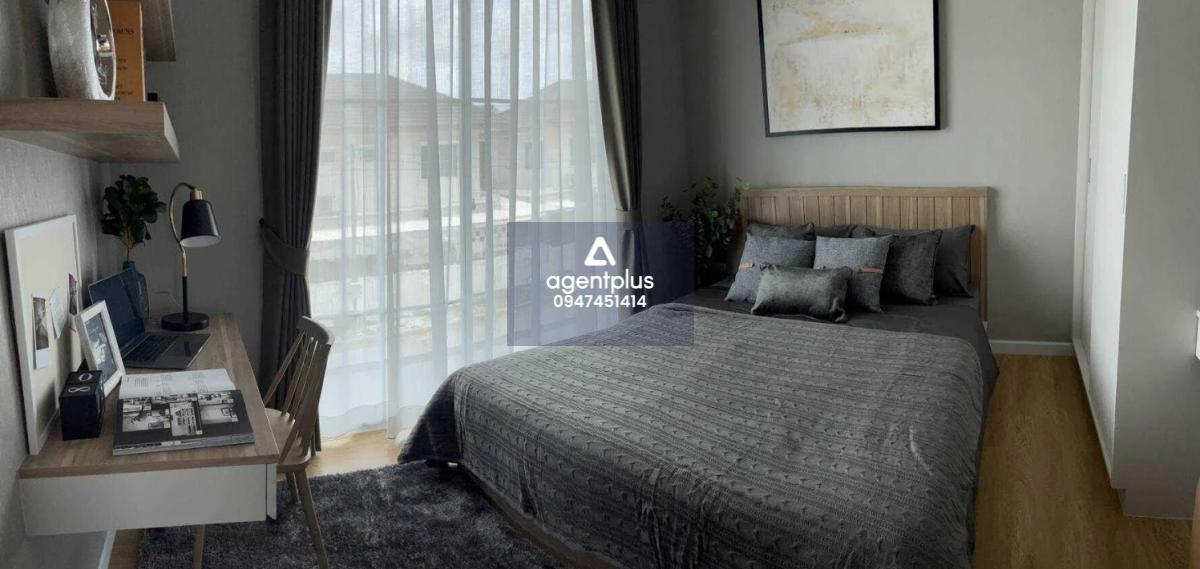 ขายด่วนบ้านแฝด 2 ชั้น เสนา วิลเลจ สุขุมวิท-แพรกษา บ้านดีไซน์ทันสมัย พร้อมฟังก์ชันครบทุกการใช้งาน ติดกับโรงเรียนสารสาสน์วิเทศ สมุทรปราการ และใกล้กับสถานีรถไฟฟ้า BTS สายสุขุมวิท รายล้อมไปด้วยสิ่งอำนวยความสะดวก