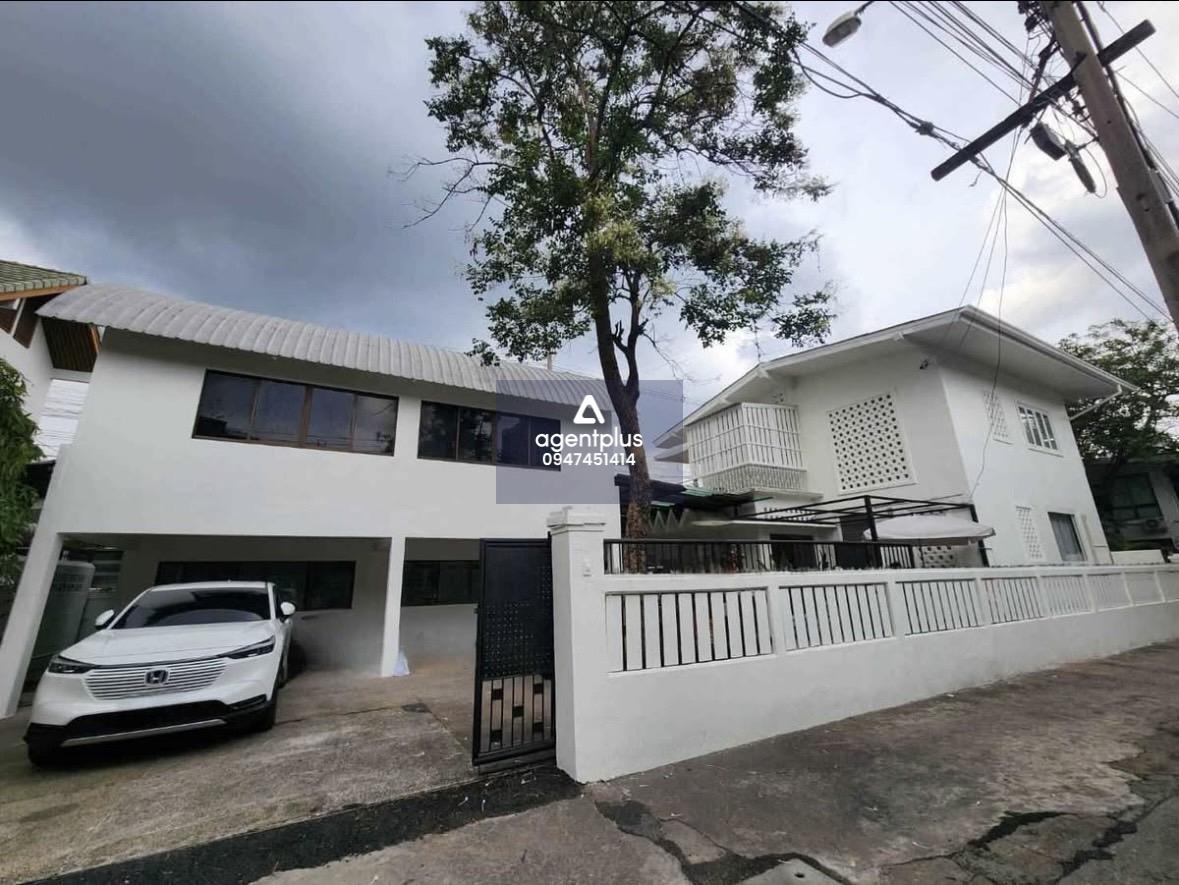 ให้เช่าบ้านลาดพร้าวซอย9  5ห้องนอน 