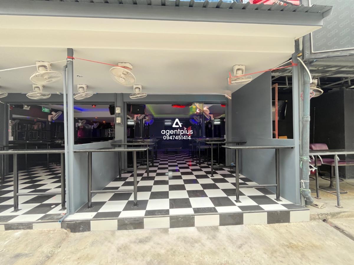 ให้เช่าด่วน! อาคารพาณิชย์ 4 ชั้น 2 คูหา รีโนเวทใหม่ ชั้นล่างแต่งครบสไตล์บาร์_พร้อมดำเนินกิจการได้ทันที