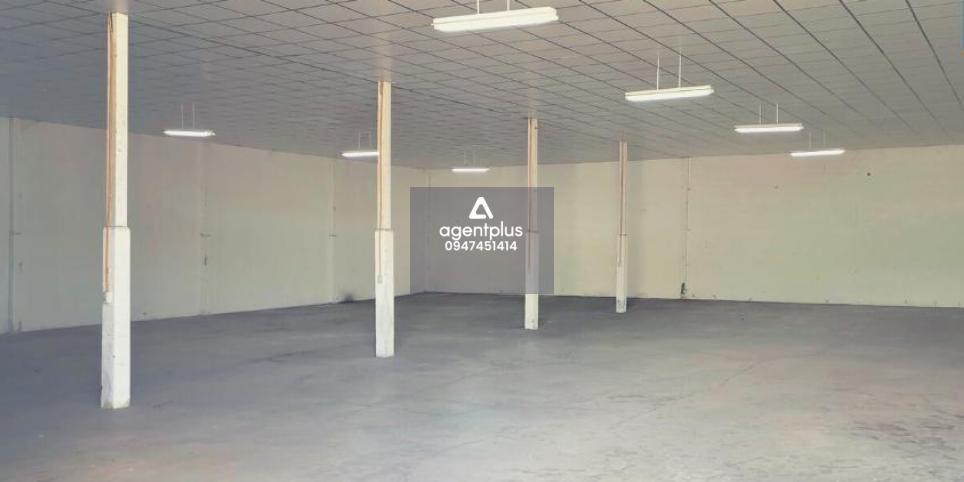 *ให้เช่าโกดัง  โรงงาน ทำเลดีใกล้ทางด่วนบูรพาวิถี