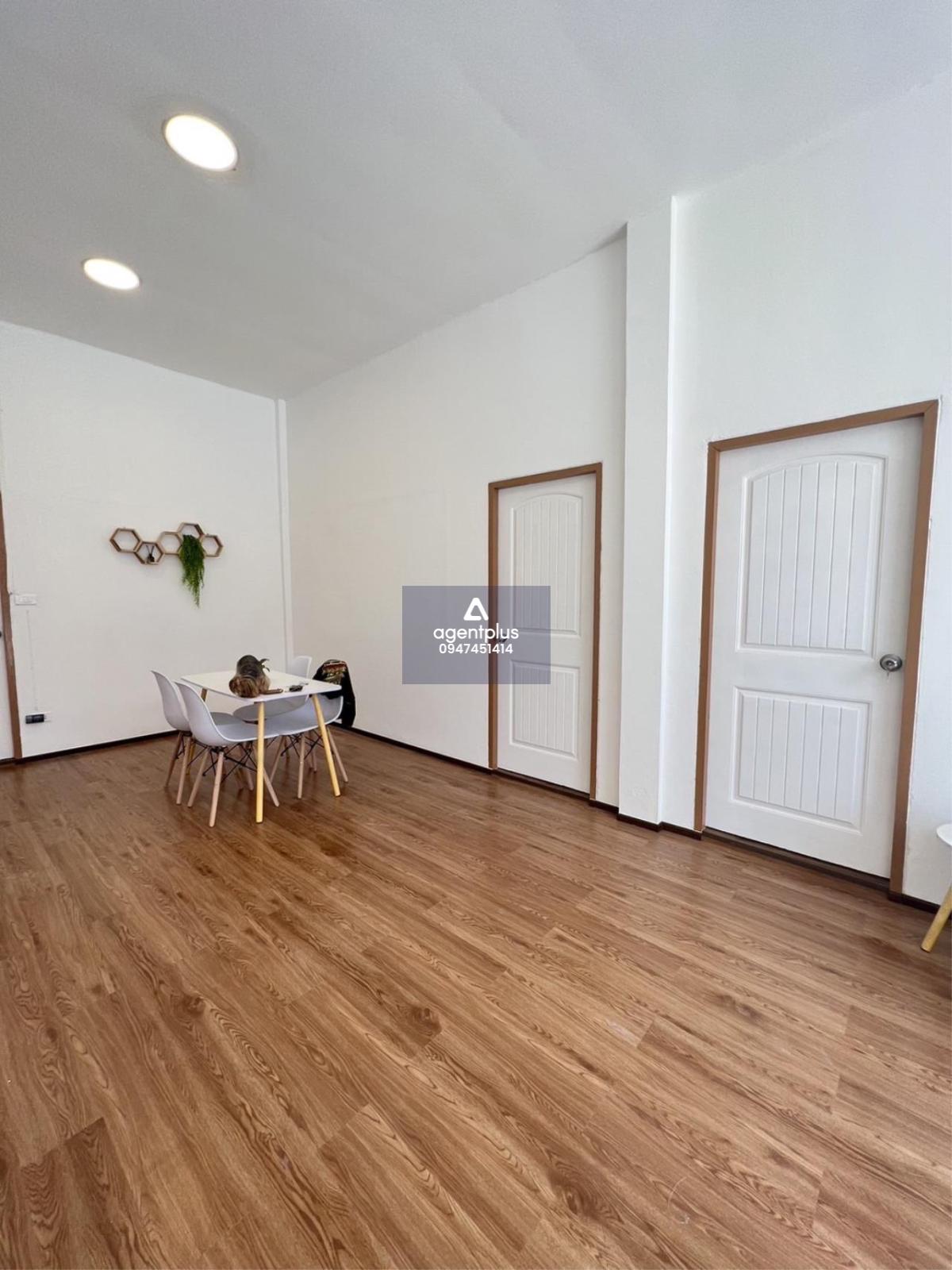 ลดพิเศษ เหลือเพียง 1.3 ล้าน ทาวน์เฮาส์ใหม่ สไตล์มินิมอล พร้อมเข้าอยู่ พัทยา