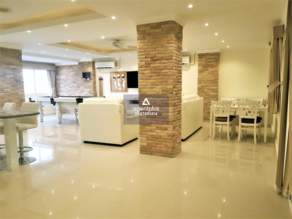 This penthouse is for sale at the price of 4,250,000฿ (Recently reduced from 4,950,000฿) and for rent at the price of 35,000฿ (12 month contract) 2 bedroom & 3 bathrooms 146 square meters 10th floor Foreign quota Recently renovated from its original condi