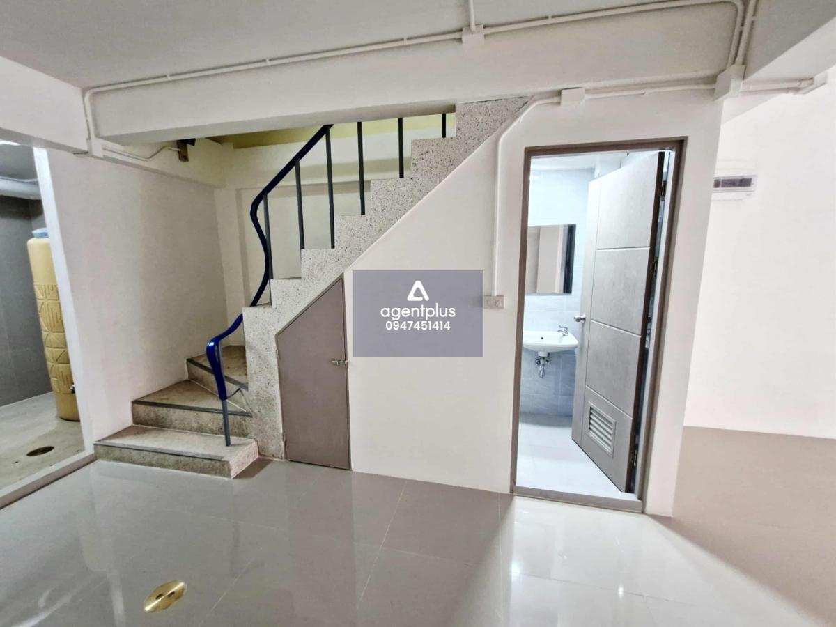 *ให้เช่าตึกอาคารพาณิชย์ 4 ชั้น รีโนเวทใหม่ ถนนเทพประสิทธิ์