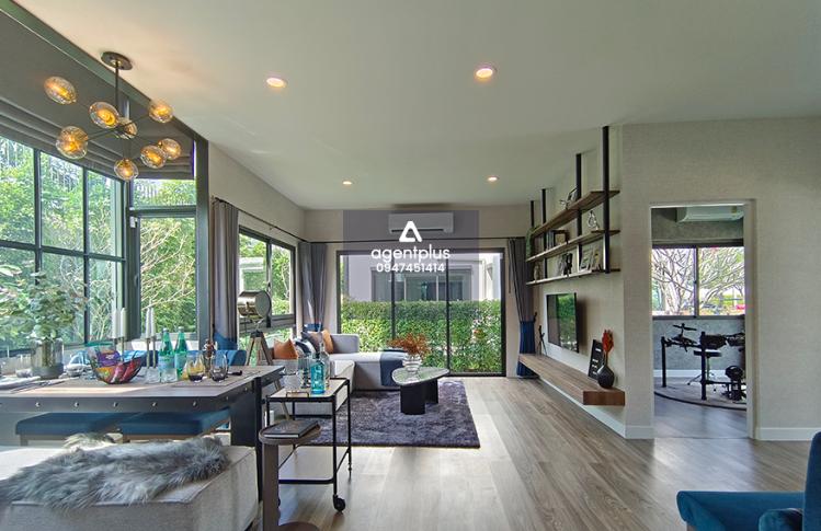 ขายบ้านเดี่ยวดีไซน์ใหม่ซีรีส์ Urban Farmhouse ฟังก์ชันครบ พื้นที่กว้าง ทำเลดีเยี่ยม พร้อมเข้าอยู่