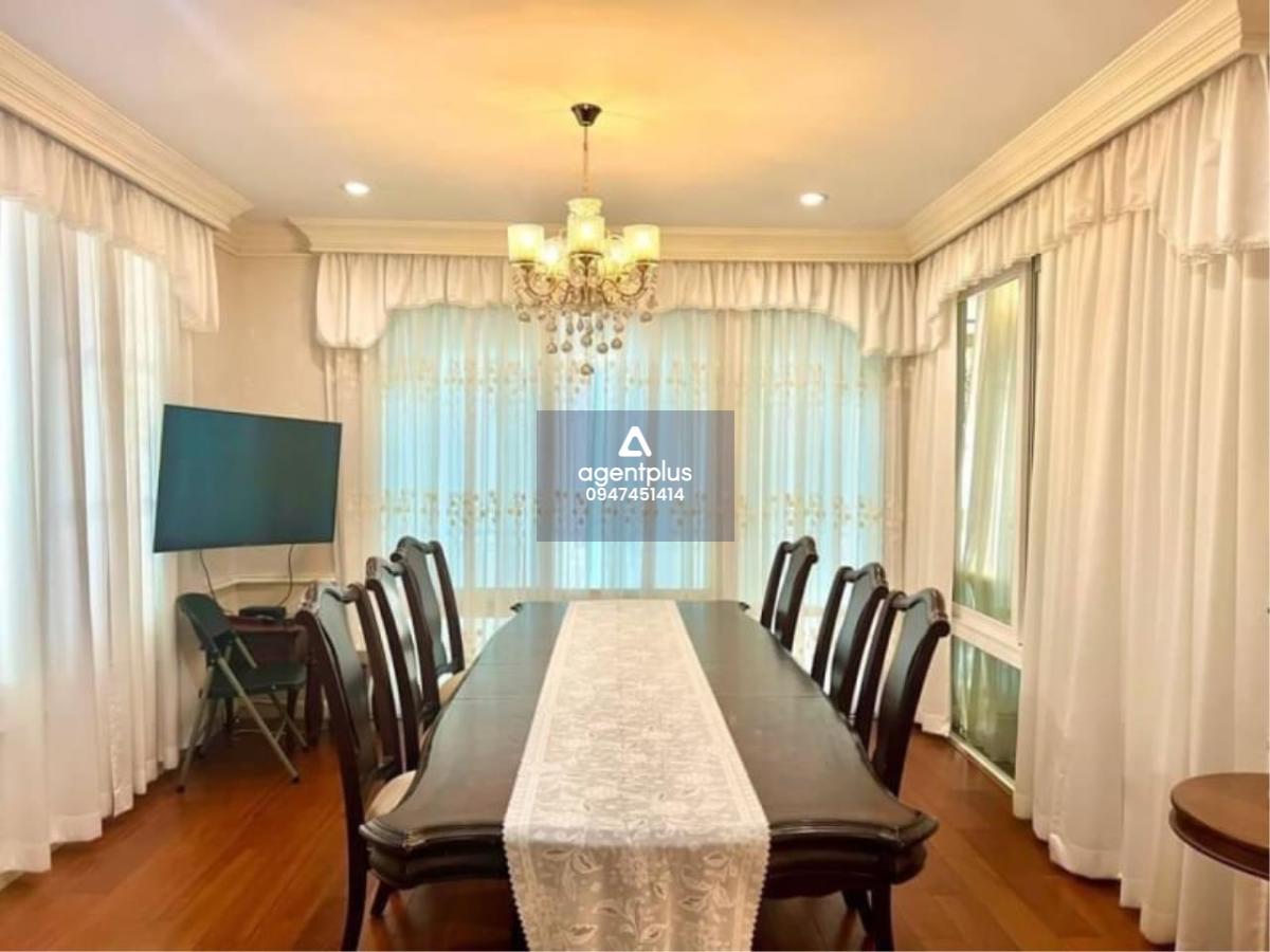 ขายบ้านPool Villa ริมทะเลบนหาดส่วนตัว   หมู่บ้าน𝐂𝐚𝐬𝐚𝐥𝐮𝐧𝐚r - บางแสน