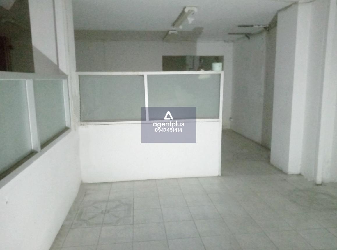 ขายอาคารพาณิชย์ 3.5 ชั้น 6 คูหา เหมาะสำหรับเปิดกิจการ เช่น ร้านค้า, โชว์รูม, โกดังขนาดย่อม หรือดัดแปลงเป็นห้องพักให้เช่า