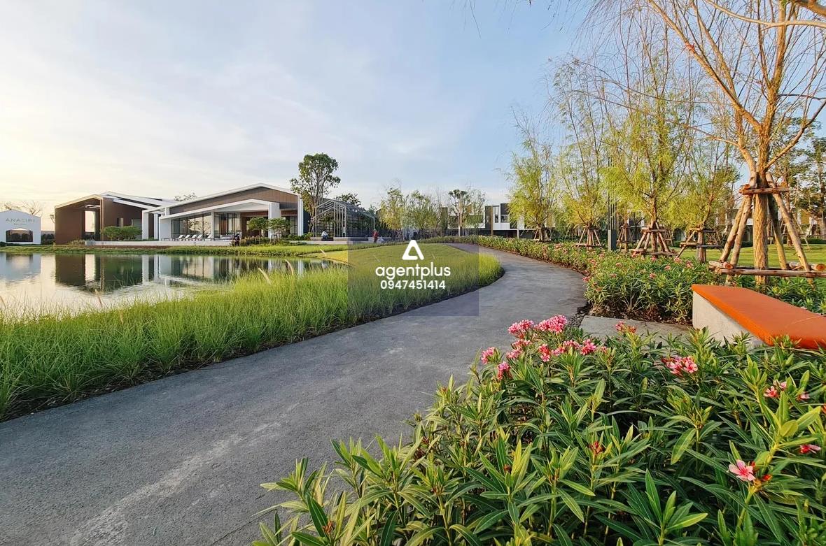 ทาวน์โฮมพร้อมอยู่ บรรยากาศเรียบง่ายสำหรับการอยู่อาศัย