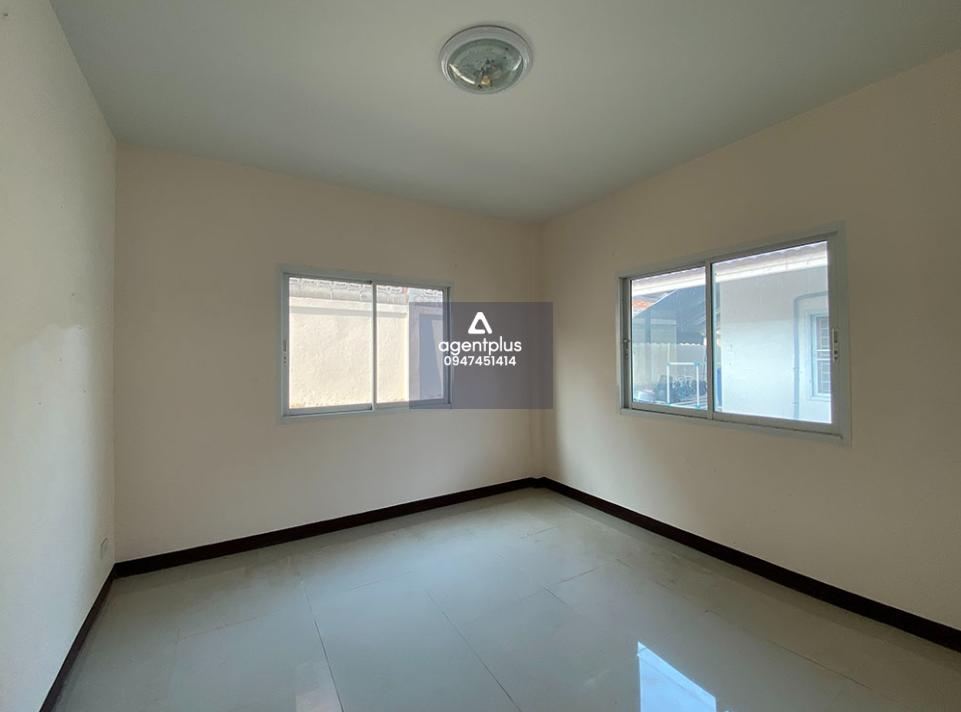 บ้านเดี่ยว โครงการบุญถาวร 4 เมืองระยอง ติดถนนสุขุมวิท 53 ห่างจากถนนสุขุมวิท (ทล.3) ประมาณ 1.30 กม. สาธารณูปโภคครบครัน ใกล้แหล่งชุมชน