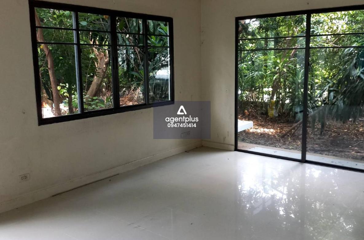 ขายบ้านเดี่ยว 2 ชั้น โครงการฮาบิเทีย ปัญญารามอินทรา 2 ถนนปัญญาอินทรา เหมาะกับการนำมารีโนเวท 3 ห้องนอน 2 ห้องน้ำ รายล้อมไปด้วยสิ่งอำนวยความสะดวกมากมาย