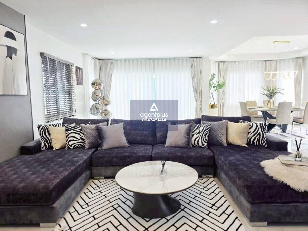 บ้านเดี่ยวซอยเขาน้อยพัทยา-พร้อมสระว่ายน้ำ