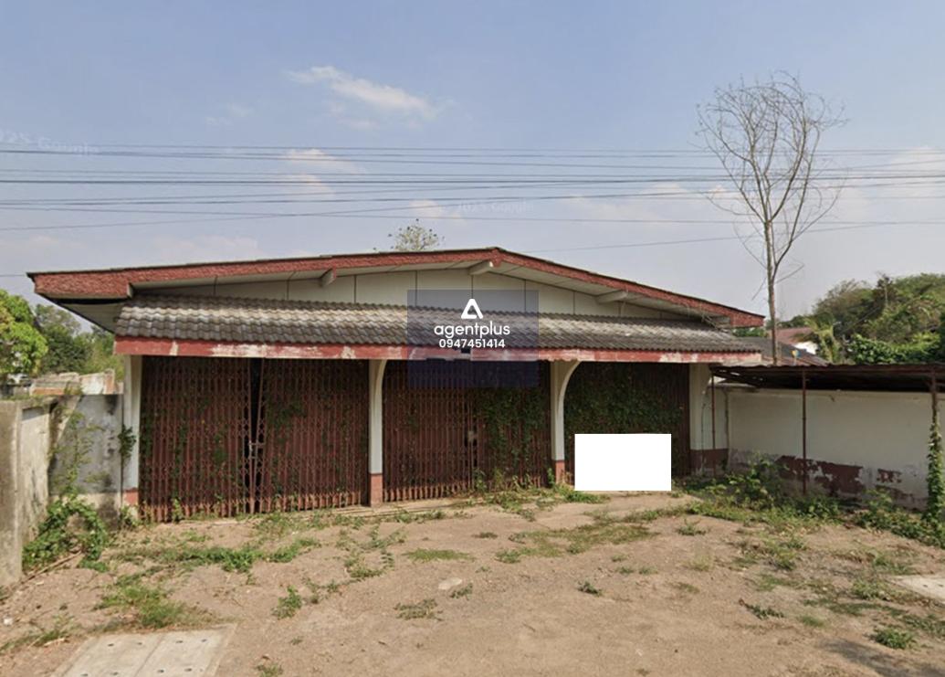 ขายบ้านเดี่ยวชั้นเดียว อยู่ในย่านชุมชนที่อยู่อาศัย สลับพื้นที่เพื่อการเกษตรกรรม ติดกับถนนสายบ้านทุ่ง-บ้านสันป่าก้าว