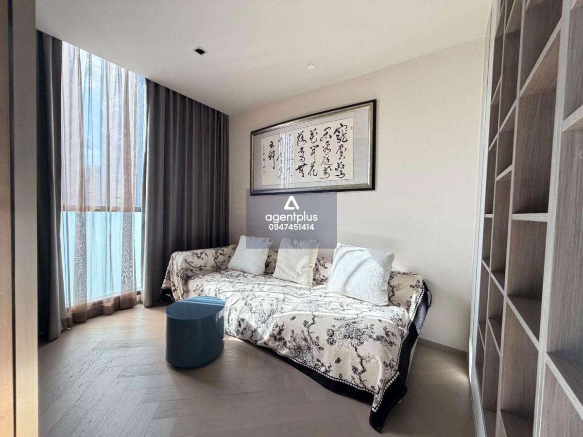 ขายคอนโด Penthouse 4 ห้องนอน สาทร  ชั้นสูง ห้องกว้าง เฟอร์ครบ ใจกลาง CBD มีผู้เช่าอยู่