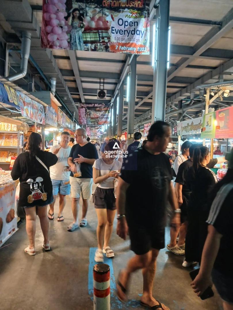 เซ้งร้านน้ำมะพร้าว ทำเลดี 