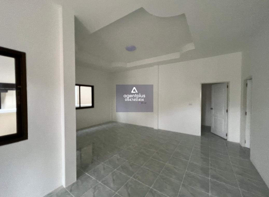 บ้านเดี่ยวชั้นเดี่ยว โครงการศุภสิริ ศรีราชา ทำเลดีใกล้ถนนเลียบมอเตอร์เวย์(ทล.7) แยกเข้าถนนบ้านสวนทองประมาณ 850 เมตร แยกเข้าซอยชุมชนในซาก 11