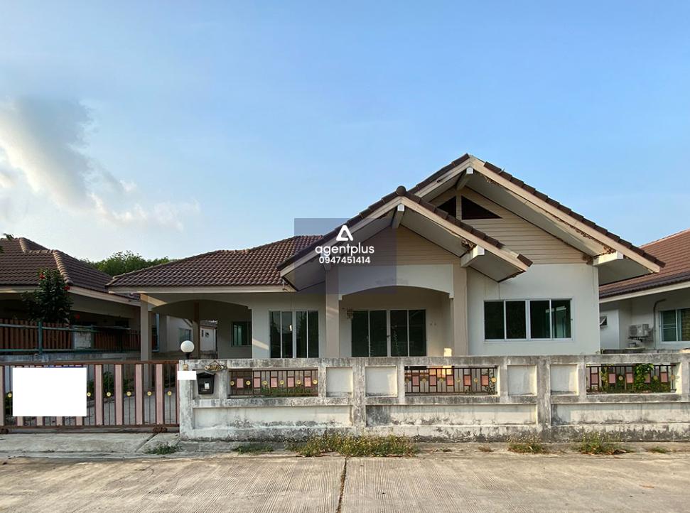 บ้านเดี่ยว โครงการบุญถาวร 4 เมืองระยอง ติดถนนสุขุมวิท 53 ห่างจากถนนสุขุมวิท (ทล.3) ประมาณ 1.30 กม. สาธารณูปโภคครบครัน ใกล้แหล่งชุมชน