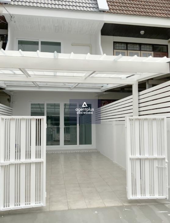 เจ้าของขายเอง ทาวเฮ้าส์สองชั้น(รีโนเวท) ขนาด 23 ตรว. ทำเลดี ใกล้สิ่งอำนวยความสะดวกมากมาย ย่านสะพานควาย(ประติพัทธ์ ซอย 15)